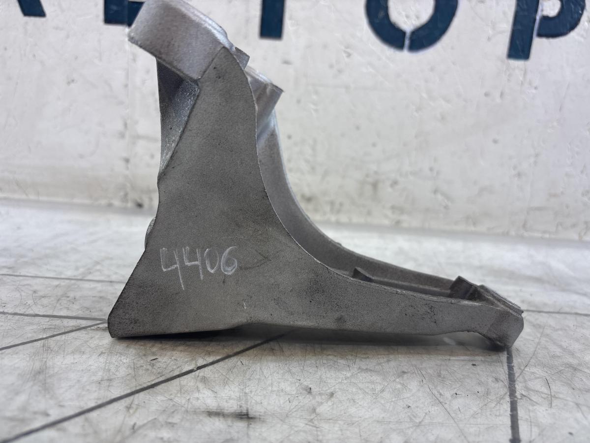 Кронштейн двигателя правый 8E0199308AN