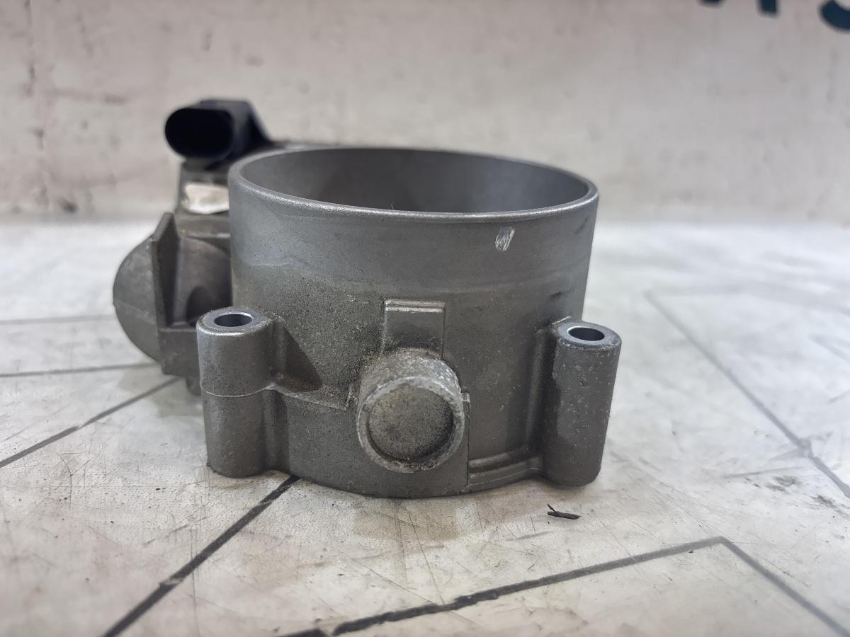 Дроссельная заслонка 077133062A 