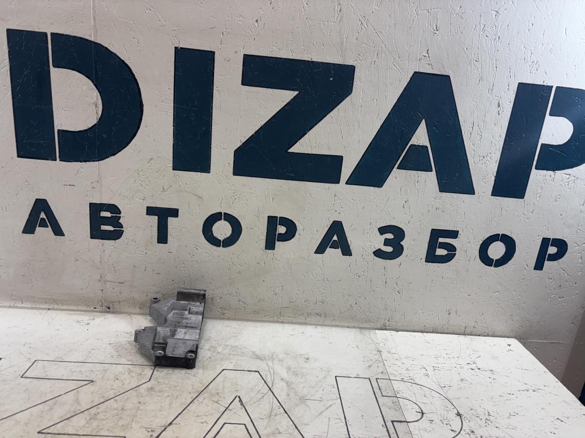 Кронштейн генератора 079903805J 