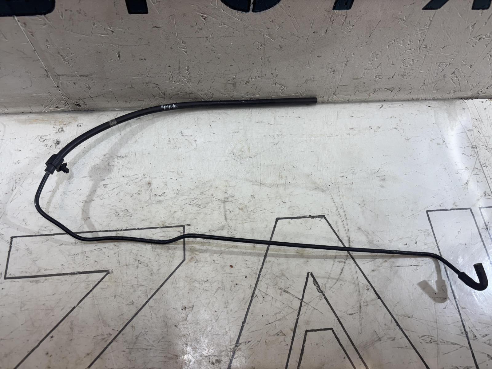 Вакуумная труба 8E0201935R