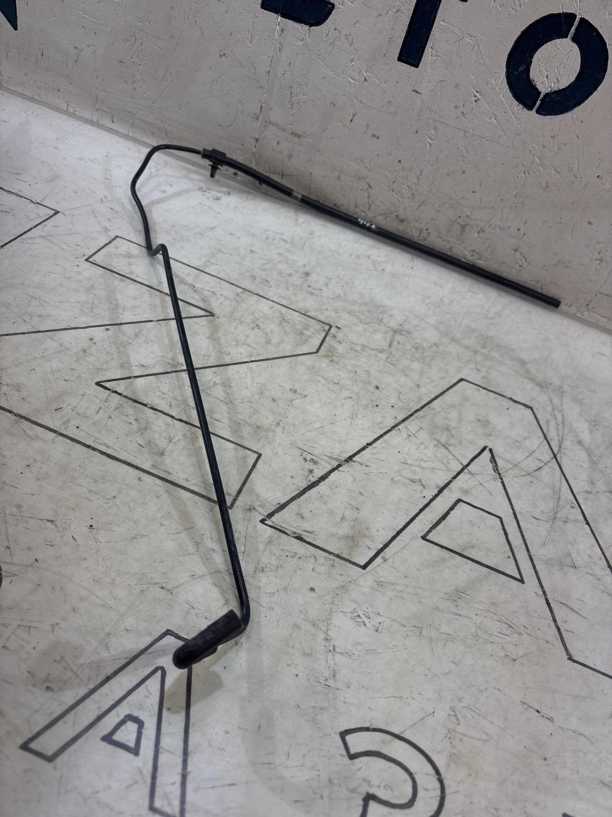 Вакуумная труба 8E0201935R