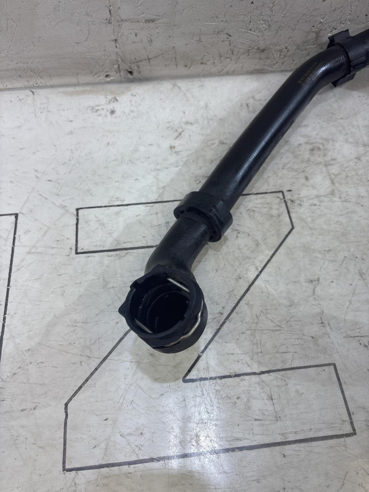 Патрубок охлаждения нижний 5N0122051BD Skoda Octavia RS II