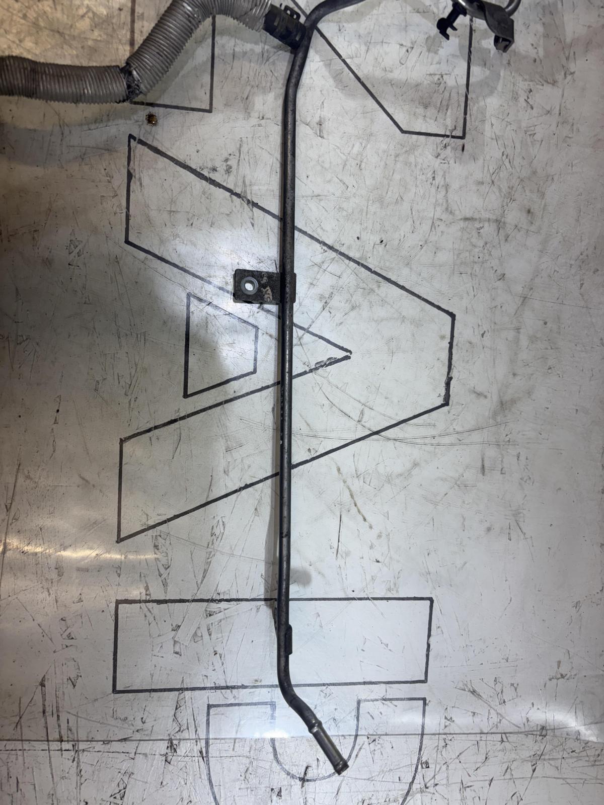 Трубопровод системы охлаждения 06J121075F Skoda Octavia RS II