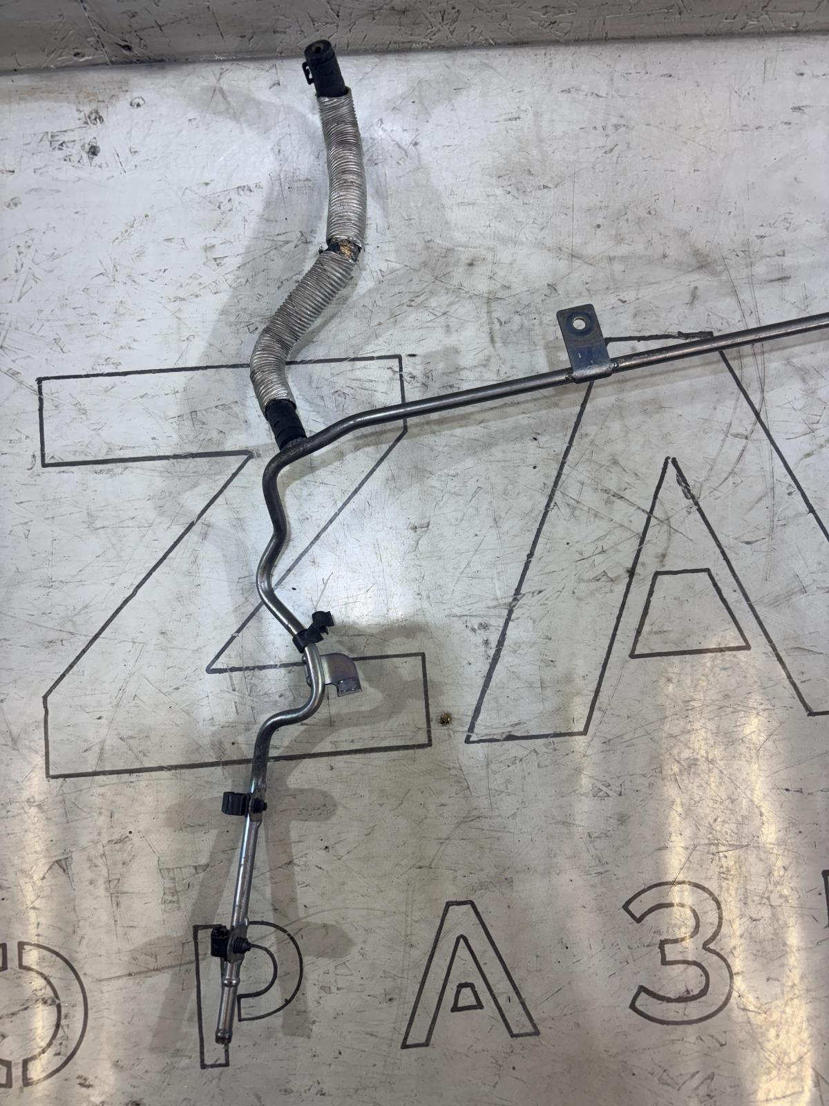 Трубопровод системы охлаждения 06J121075F Skoda Octavia RS II