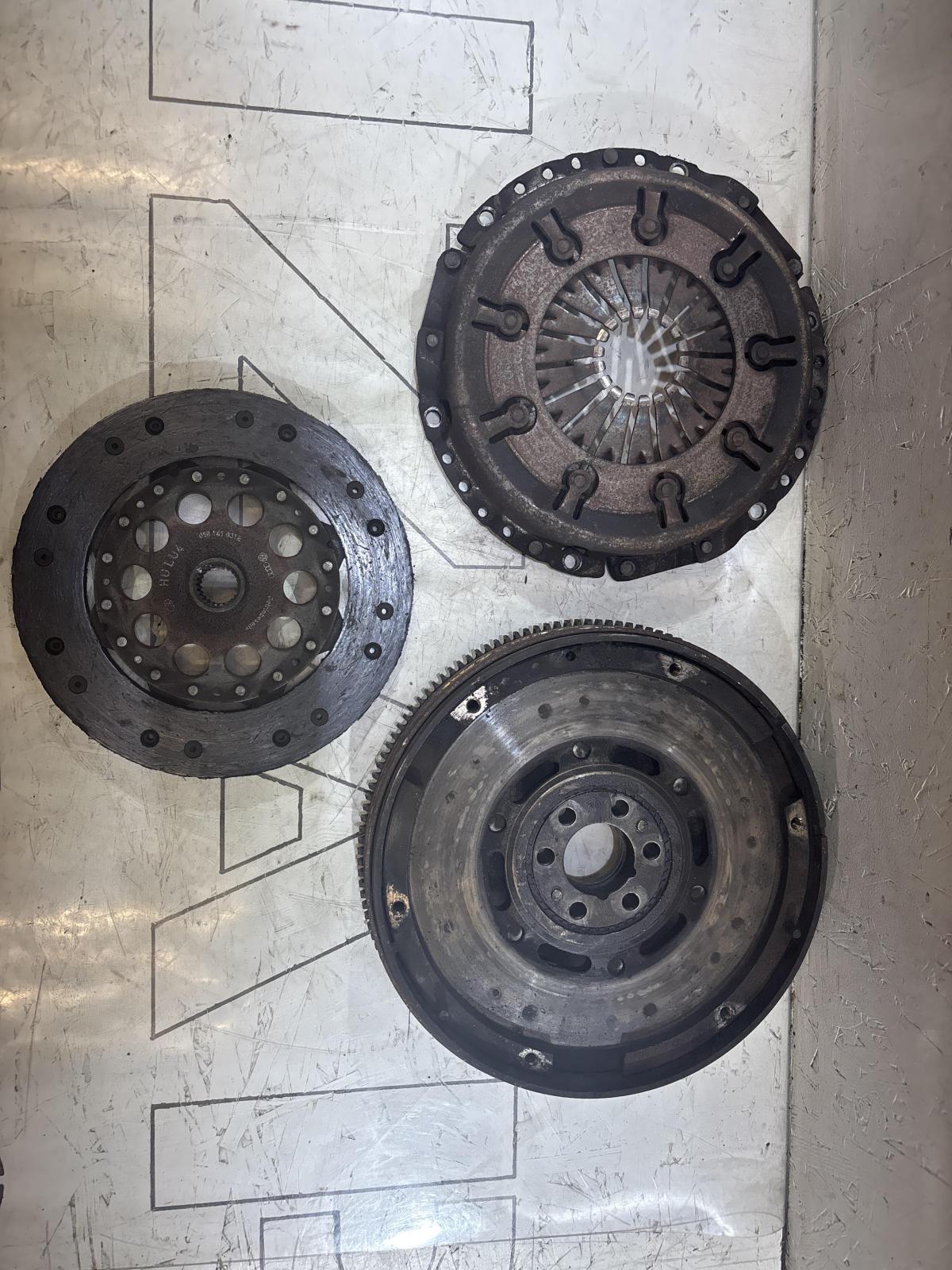 Сцепление+маховик 058105266 Skoda Octavia RS II