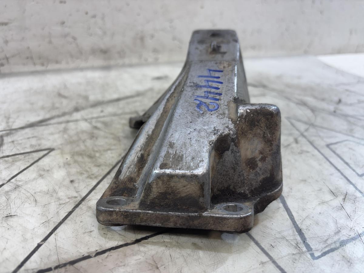 Кронштейн АКПП левый 4A0399113D Audi A6 C4