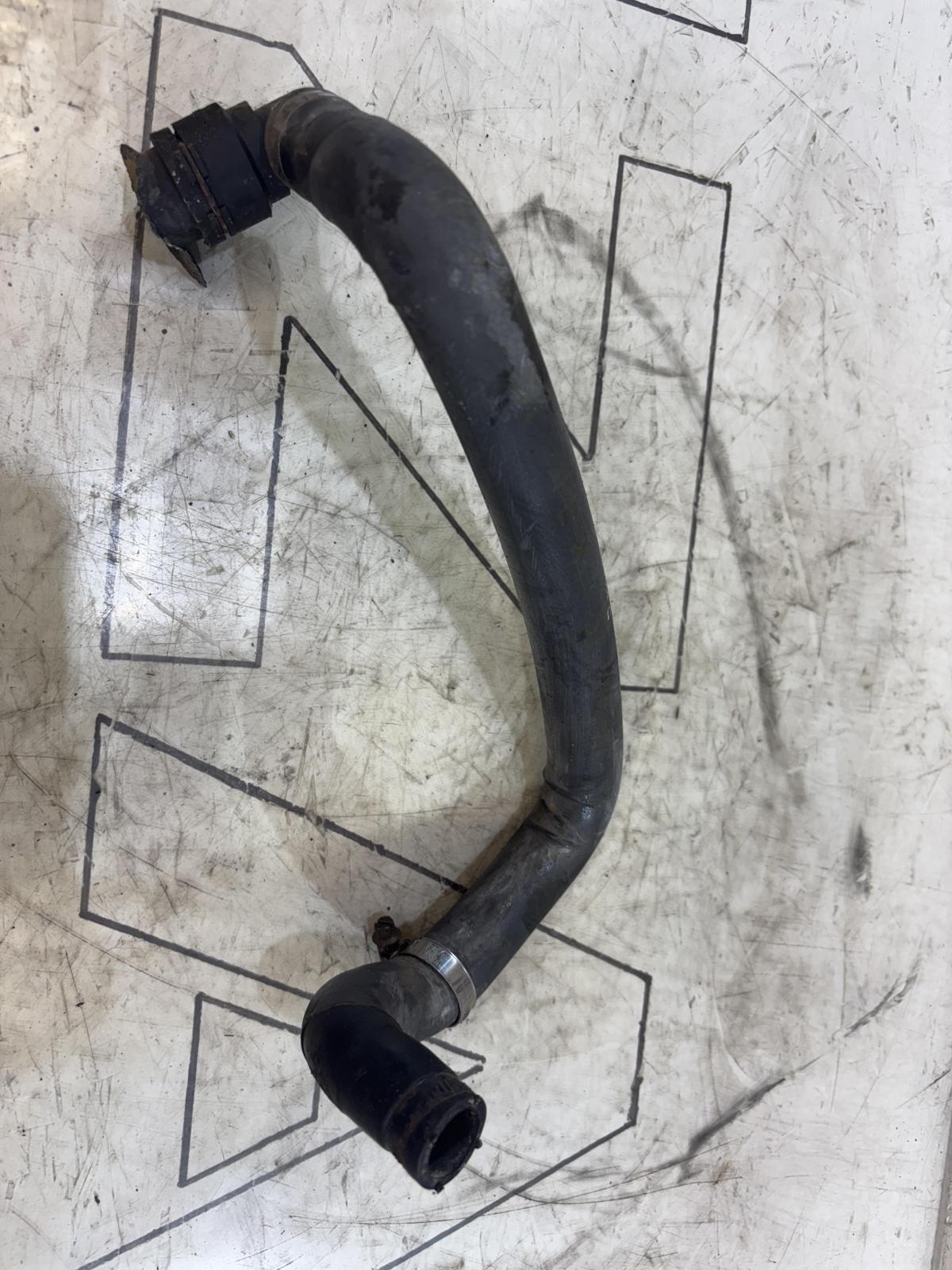 Шланг системы охлаждения 8G0819371A Audi 80 B4 Cabriolet