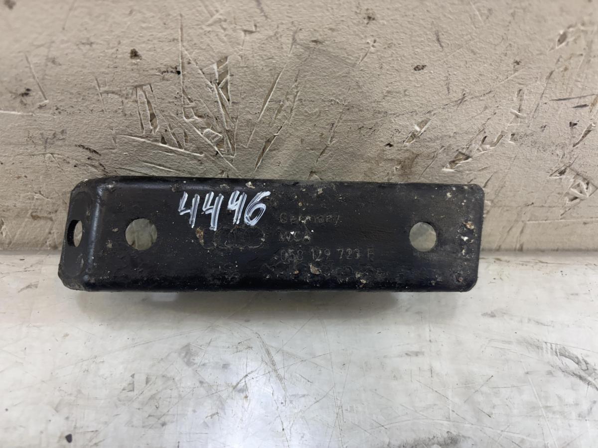 Кронштейн коллектора 058129723F 