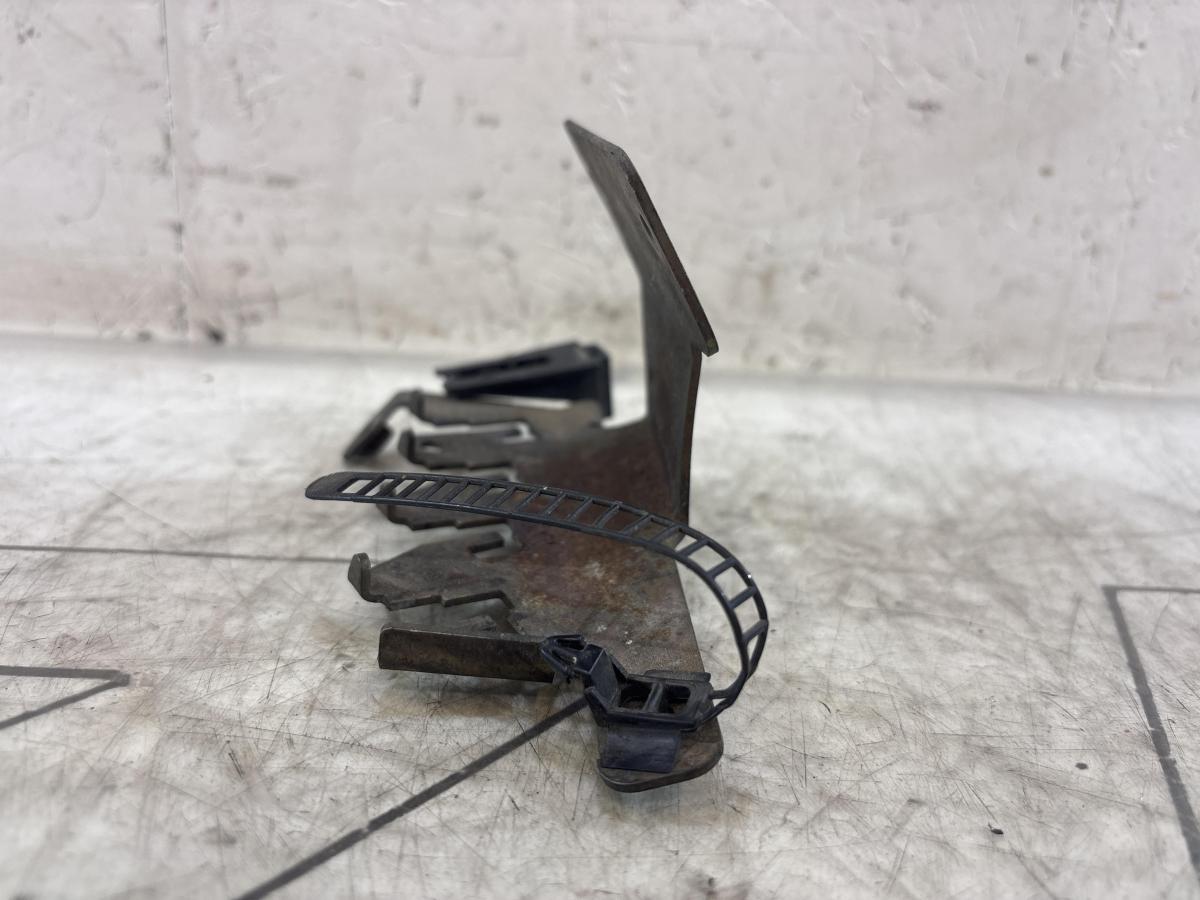 Кронштейн 8G0971845B Audi 80 B4 Cabriolet