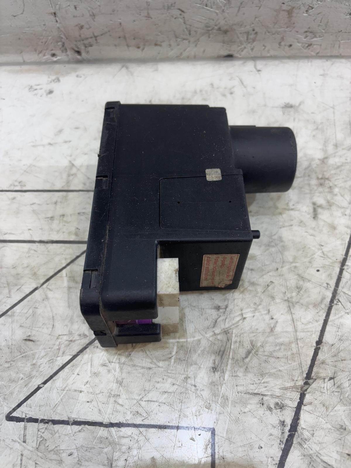 Компрессор центрального замка 4A0862257D Audi A6 C4