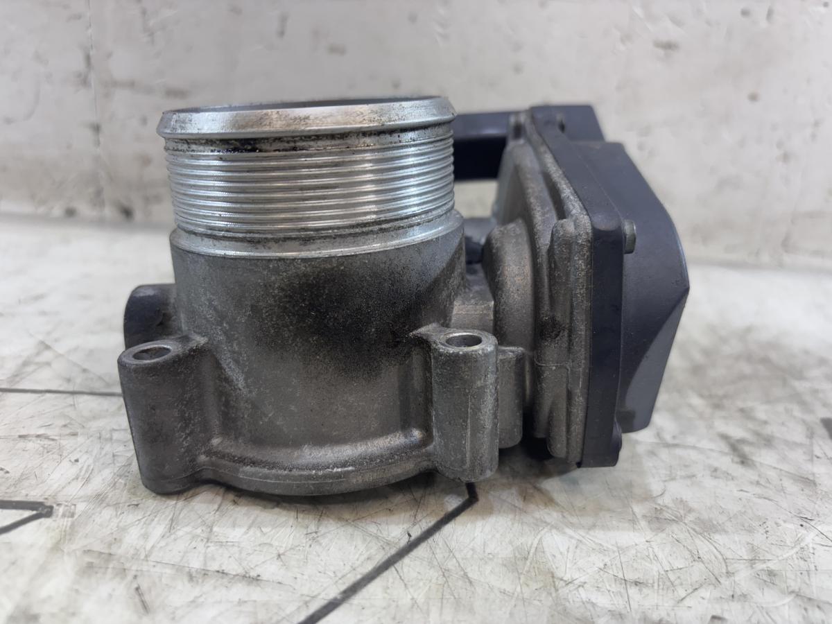 Дроссельная заслонка 06F133062J 