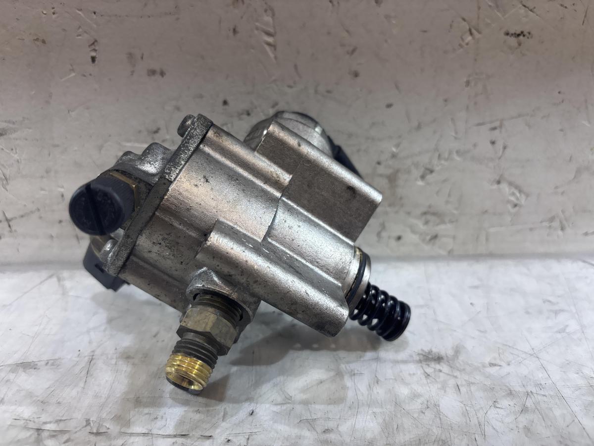 Топливный насос высокого давления 06F127025F 