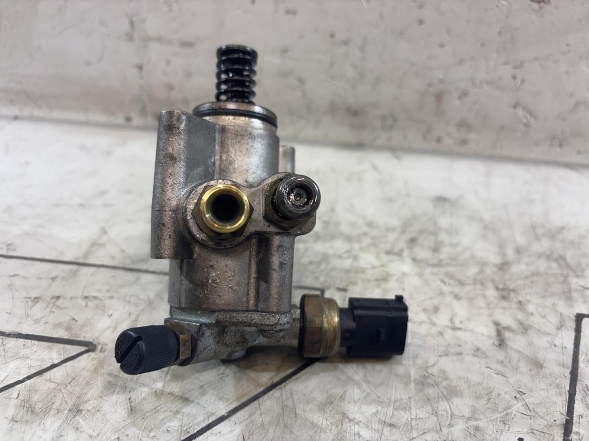 Топливный насос высокого давления 06F127025F 