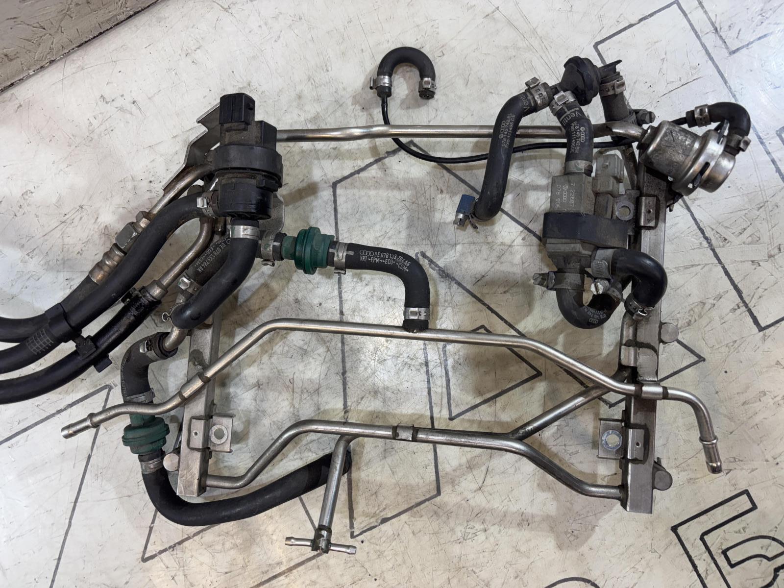 Топливная рампа 078133681AR 