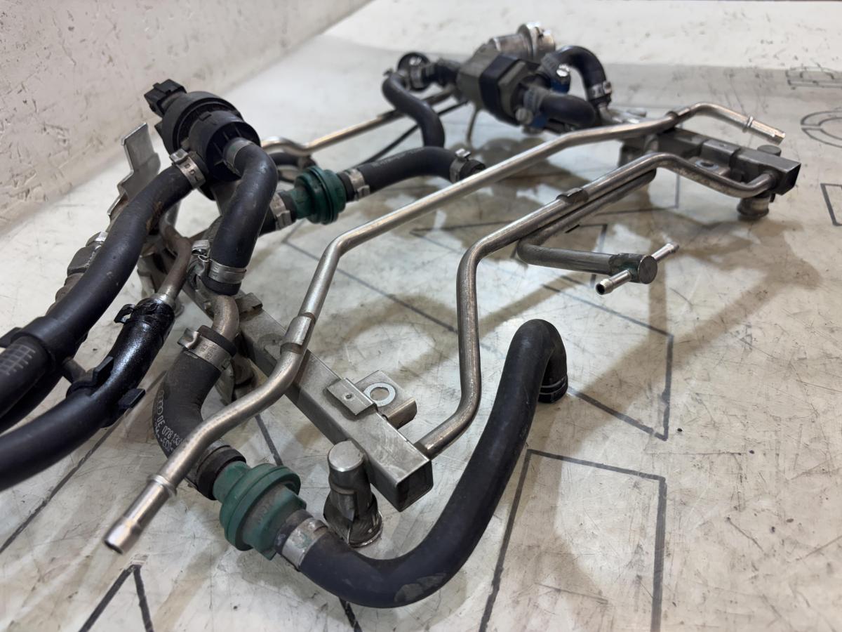 Топливная рампа 078133681AR 