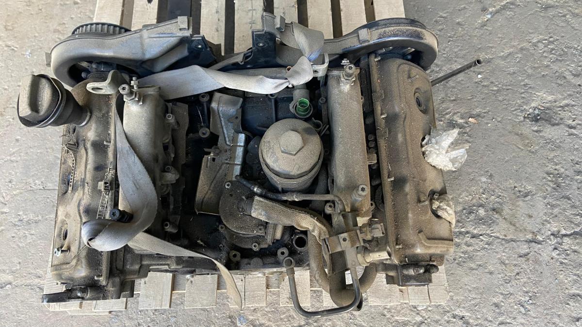 Двигатель AKE 2.5 TDI 059100103TX Audi A6 C5