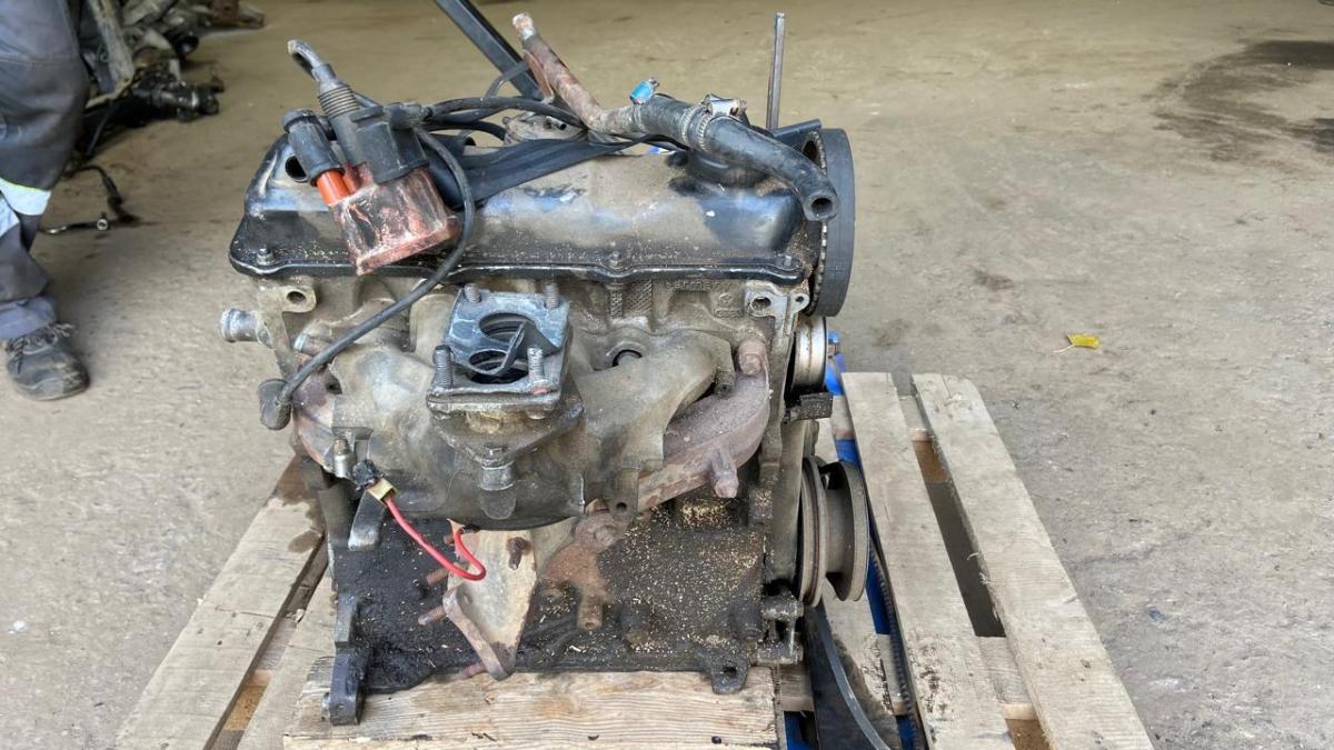 Двигатель 1.8 DS 026100104B Audi 100 C3 / 80 B3