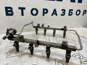 Топливная рампа 077133681L 