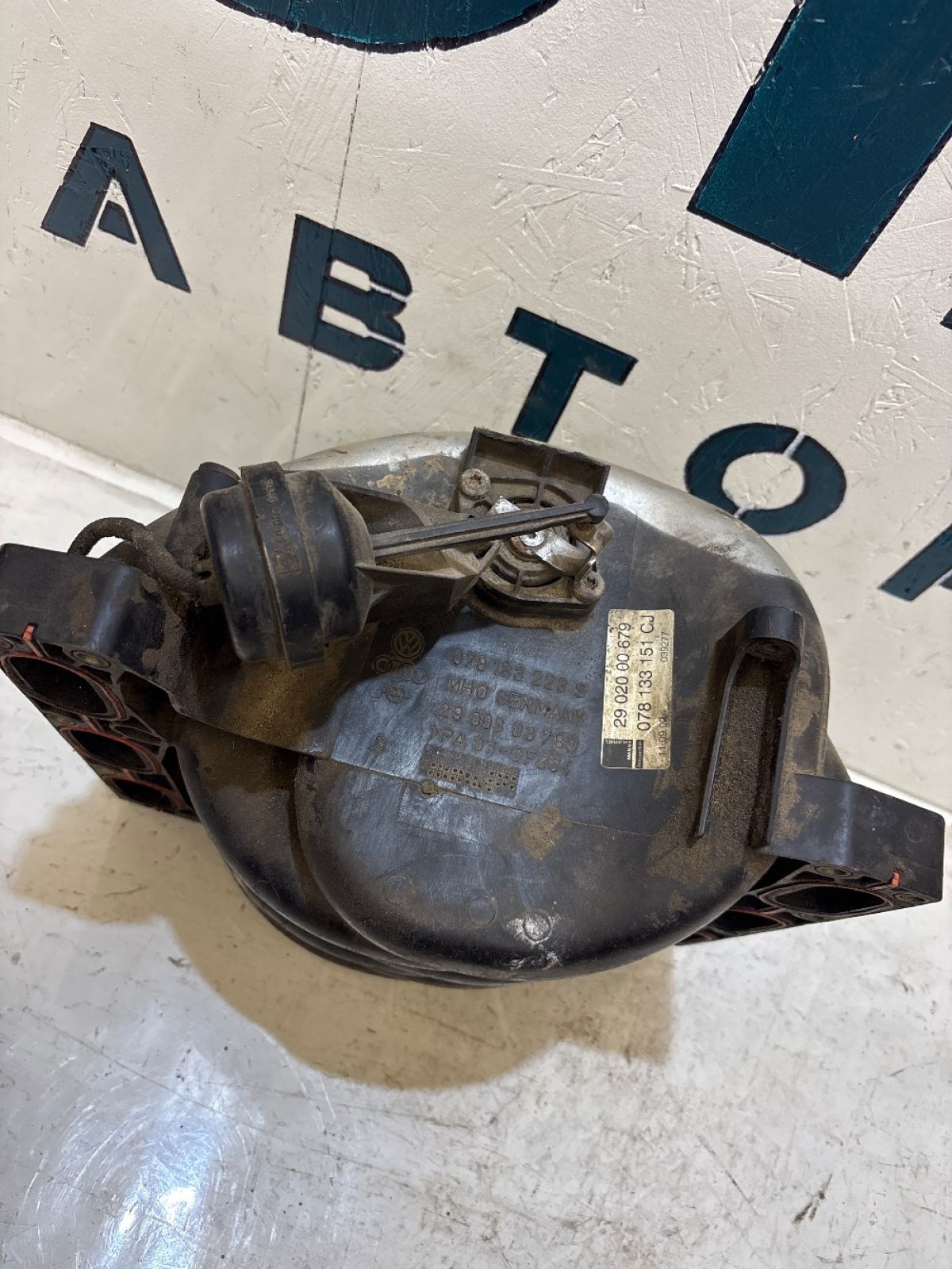 Коллектор впускной 025906203 