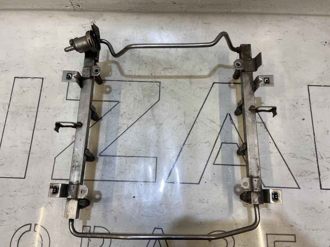 Топливная рампа 077133681L 