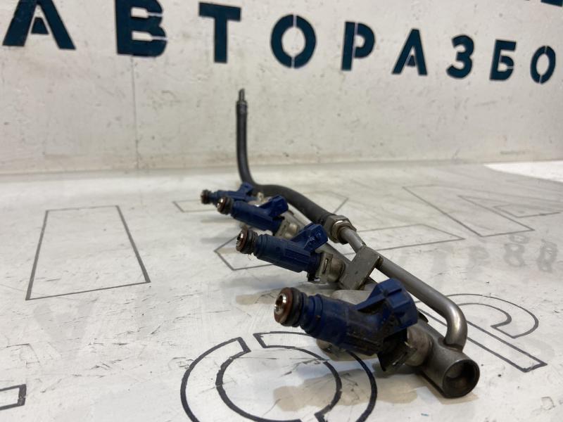 Топливная рампа 06B133317AF 