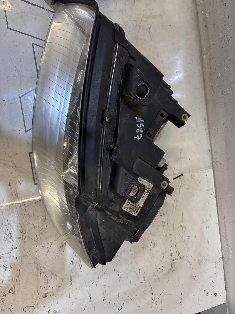 Фары Ксенон 8E0941003AR Audi A4 B6