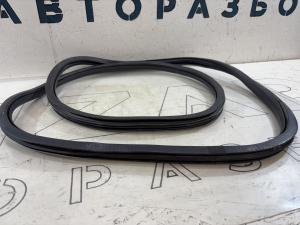 Уплотнитель двери задней левой 4B5833721L 