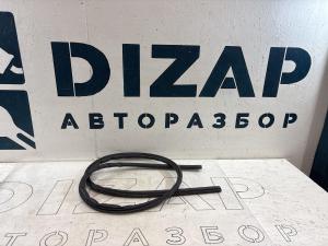 Уплотнитель капота 4L0823731 Audi Q7