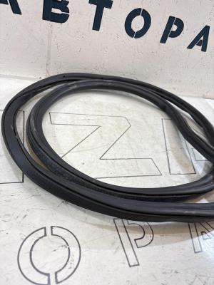 Уплотнитель багажника 4L0827705D Audi Q7