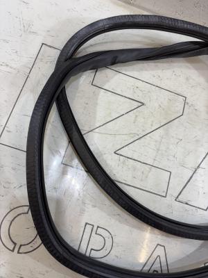 Уплотнитель двери задней правой 4F5833721 