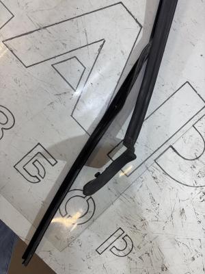 Направляющая стекла задняя левая 8E9839439AL Audi A4 B6 avant