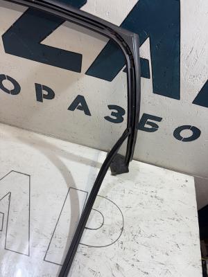 Направляющая стекла задняя правая 8E9839440AL Audi A4 B6 avant