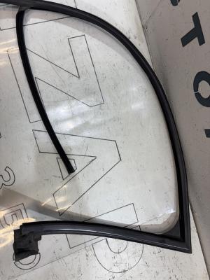 Направляющая стекла передняя левая 4B0837440AA Audi A6 C5 / A6 C5 Allroad