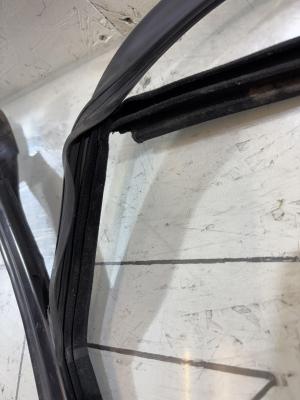 Направляющая стекла левая задняя 4F9839439 