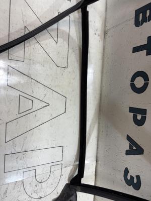 Направляющая стекла задняя правая 4F9839440 