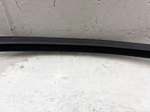 Направляющая стекла права задняя 4B9839440 