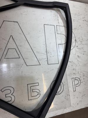 Направляющая стекла задняя правая седан 4B0837439 Audi A6 C5 / A6 C5 Allroad