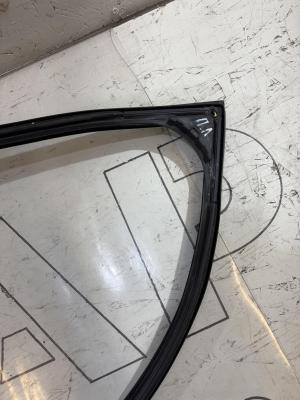 Направляющая стекла передняя правая 4B0837440AA Audi A6 C5 / A6 C5 Allroad