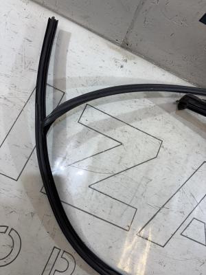 Направляющая стекла передняя правая 4B0837440AA Audi A6 C5 / A6 C5 Allroad