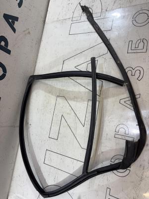 Направляющая стекла задняя левая Avant 4B9839439AJ 