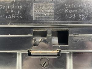 Облицовка крышки багажного отсека 4B9867979 