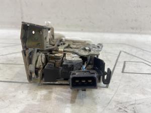 Замок двери передней левой 4A1837015D Audi A6 C4