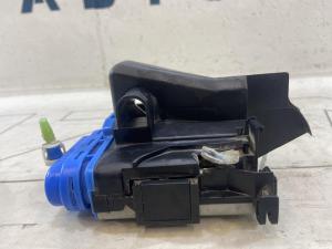 Замок двери задней правой 8D0839016A Audi A4 / А6