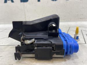 Замок двери задней левой 8D0839015A Audi A4 / А6