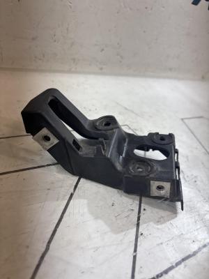 Кронштейн порога левый передний 8E0853921B Audi A4 B6