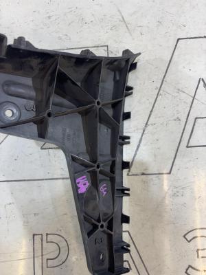 Кронштейн заднего бампера левый 8E9807453A Audi A4 B6 avant