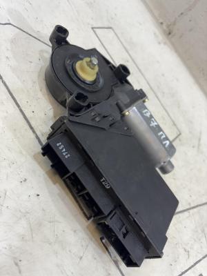 Моторчик стеклоподъемника 8E2959801 Audi A4 B6