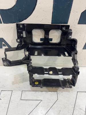 Рамка для дефлекторов средняя 4F1858005A 