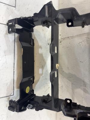 Рамка для дефлекторов средняя 4F1858005A 