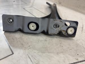 Кронштейн крепления переднего правого крыла 4B0821136A Audi A6 C5 / A6 C5 Allroad